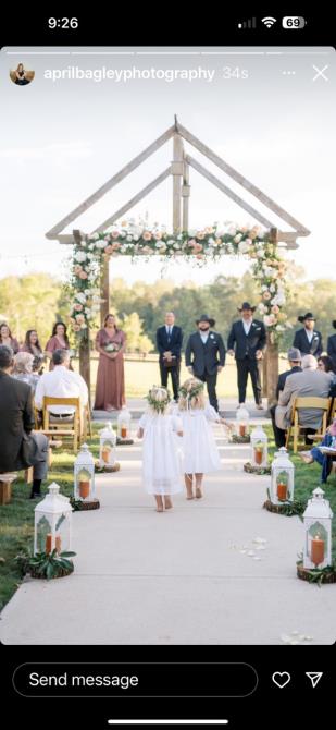 Flowers by Amanda: Service Image-18 Flowers by Amanda: Service Image-18